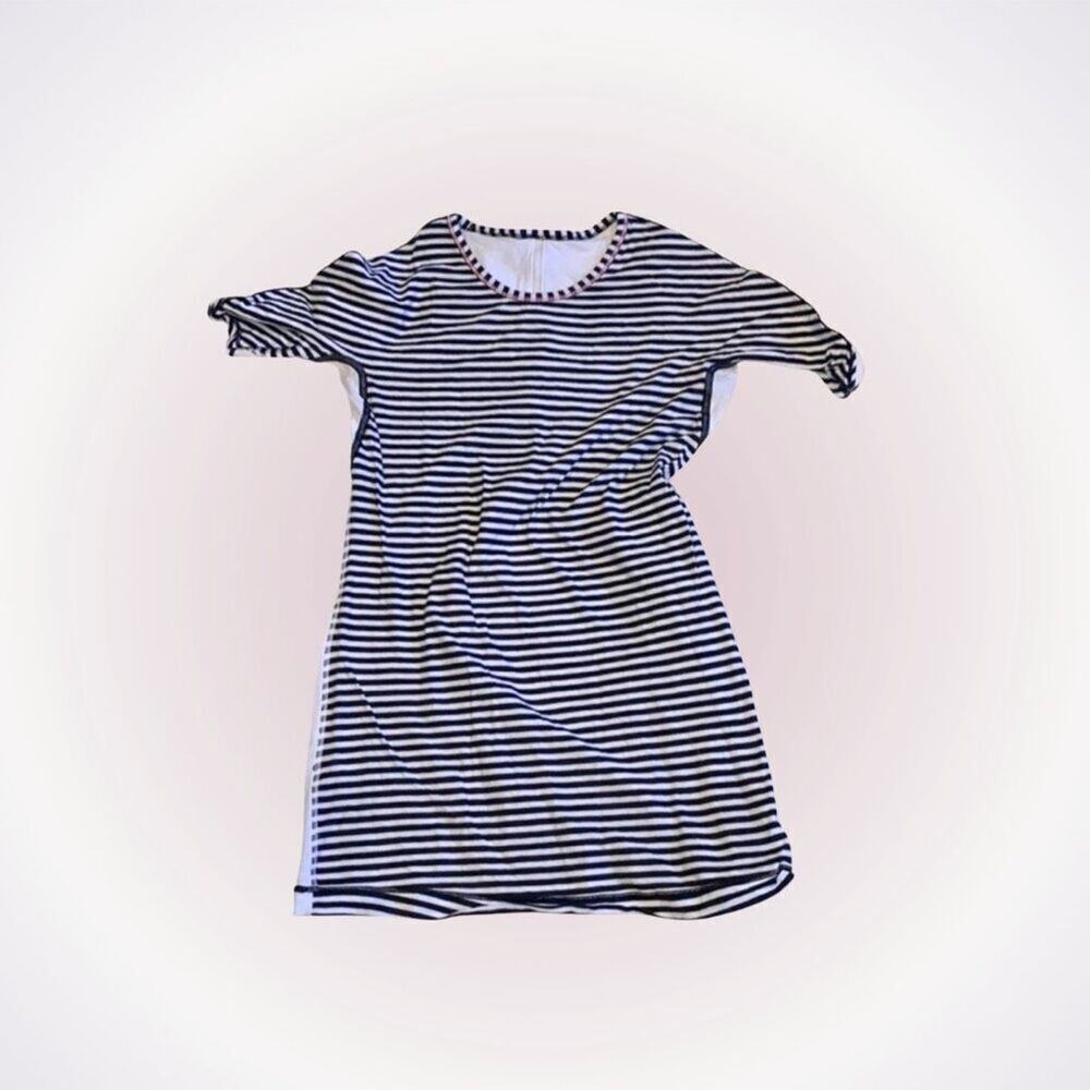 lululemon black and white front striped short sleeve t-short | Sz 4 (NO SIZE TAG